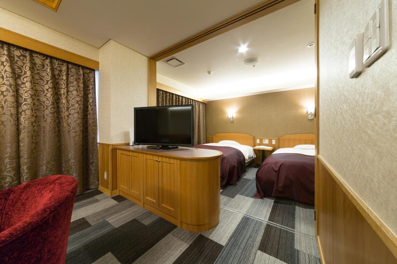 Kochi Pacific Hotel Extérieur photo